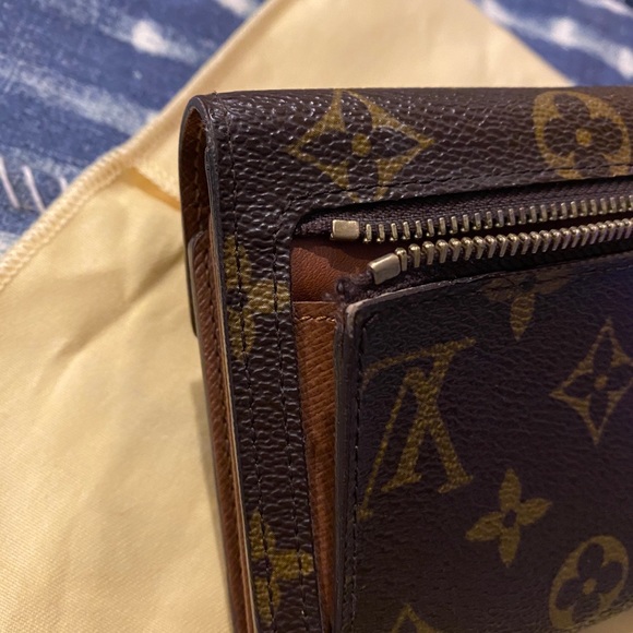 Louis Vuitton Wallet 100% Authentic - Picture 6 of 9